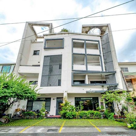 五葉松民宿-電梯民宿 近慈濟中小學及慈科大及人社院 Kota Hualien Bagian luar foto
