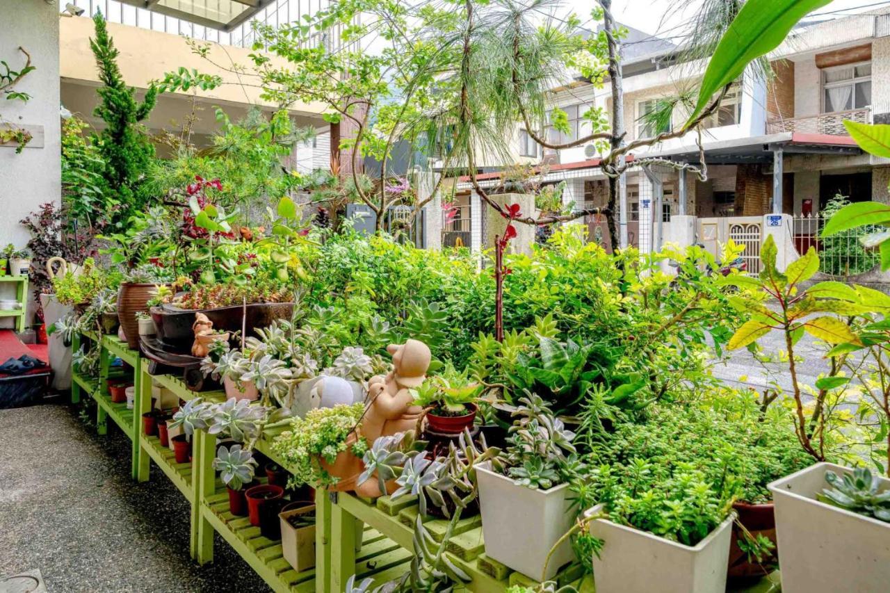 五葉松民宿-電梯民宿 近慈濟中小學及慈科大及人社院 Kota Hualien Bagian luar foto