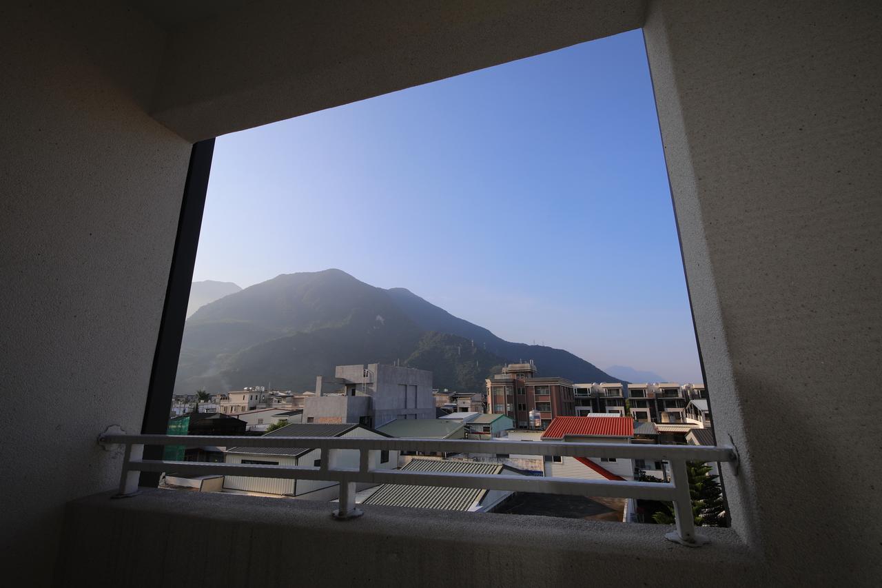 五葉松民宿-電梯民宿 近慈濟中小學及慈科大及人社院 Kota Hualien Bagian luar foto
